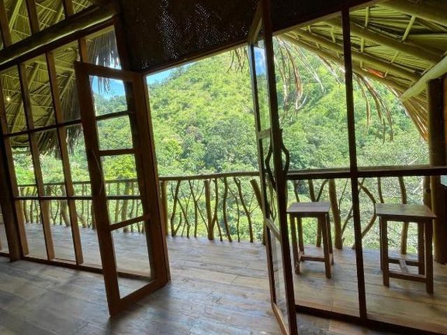 Wood Palace Ella — 1.1 km away from Ella Rock