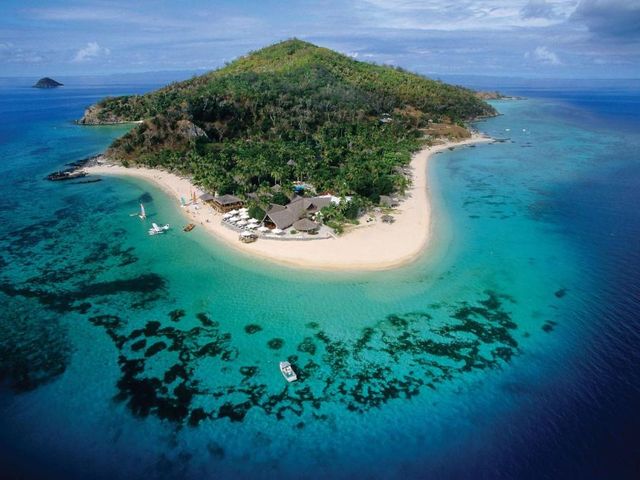 Castaway Island, Fiji — 8.8 km away from Mamanuca Islands Fiji