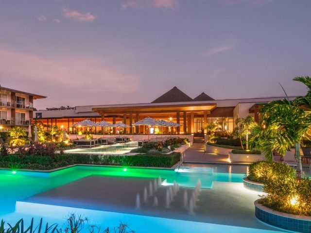 Crowne Plaza Fiji Nadi Bay Resort & Spa by IHG — 2.6 km from the airport
