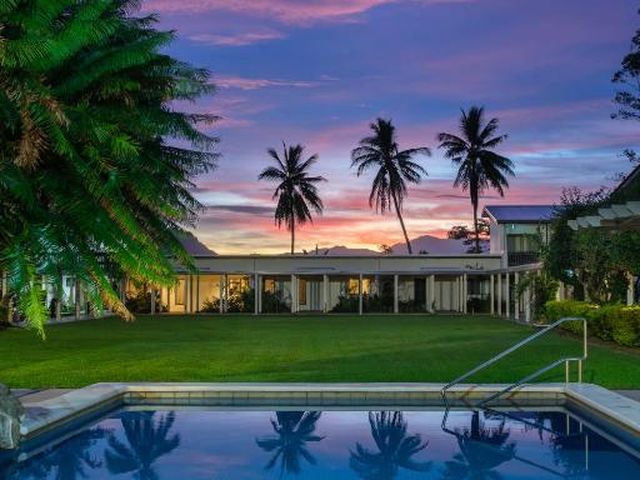 Fiji Gateway Hotel — 400 m from the airport