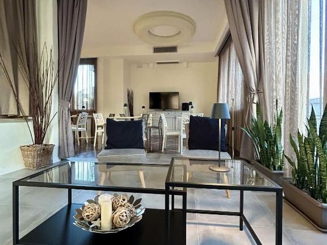 Hotel Franchi — 700 m from the airport