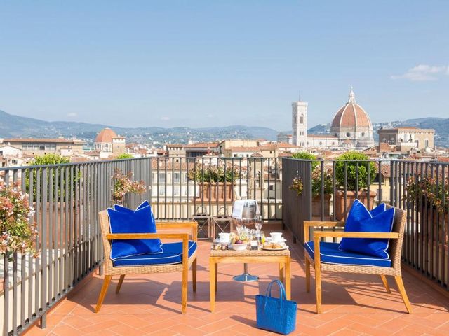 Hotel Lungarno - Lungarno Collection — 50 m away from Ponte Vecchio