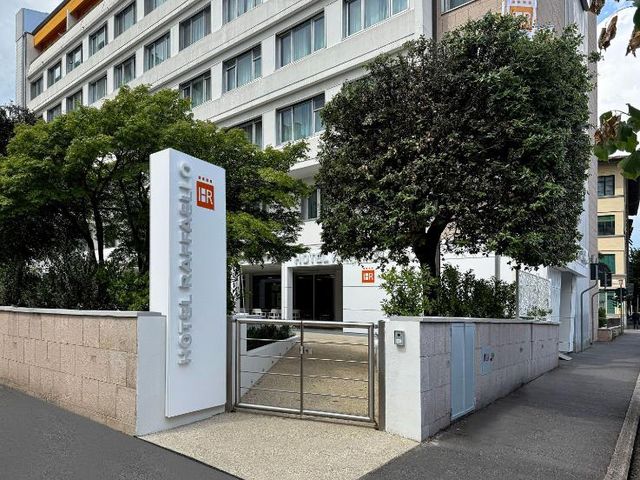 Hotel Raffaello — 1 km away from Careggi University Hospital