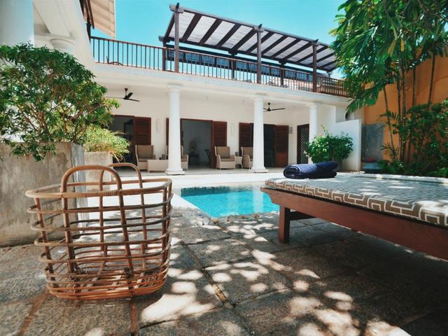 32 Middle Street - 03 Bedrooms villa with private pool — 300 m away from Galle Fort