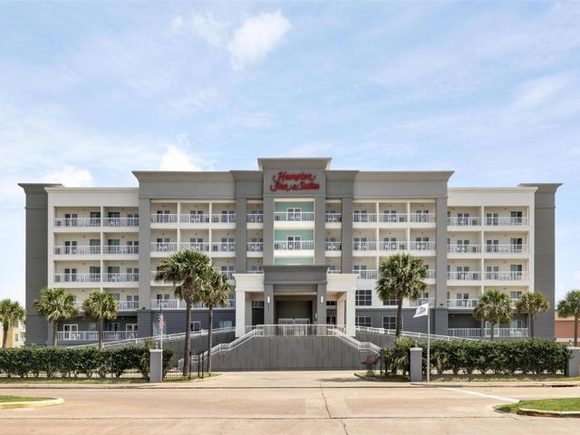 Hampton Inn & Suites Galveston — 2.1 km away from Moody Gardens Galveston