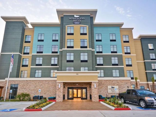 Homewood Suites By Hilton Galveston — 1 km away from Galveston Seawall