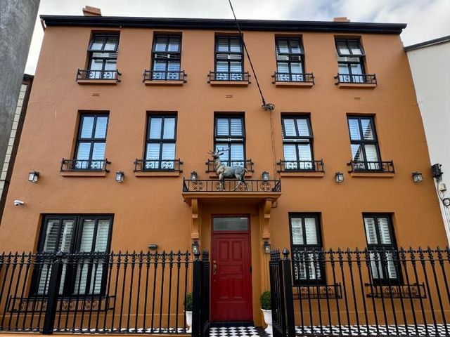 the Continental Boutique Residence — 700 m away from Salthill Promenade Galway