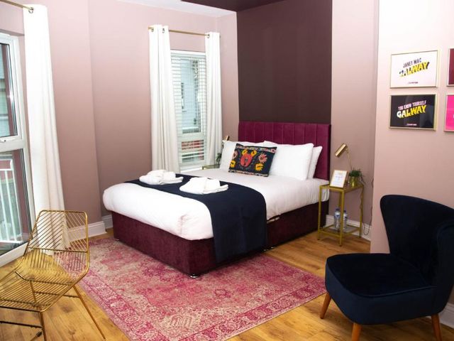 The Galway Rooms — 300 m away from Galway Spanish Arch