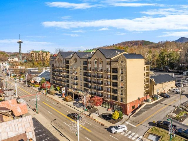 Black Bear Inn & Suites — 450 m away from Gatlinburg Space Needle