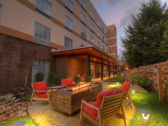 Fairfield Inn & Suites by Marriott Gatlinburg Downtown — 2.7 km away from Great Smoky Mountains from Gatlinburg