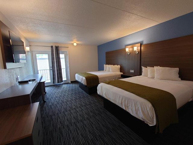 Reagan Resorts Inn — 150 m away from Ober Gatlinburg