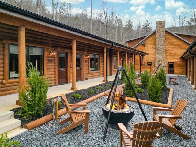 The Timber at Holly Branch — 2.6 km away from Great Smoky Mountains from Gatlinburg