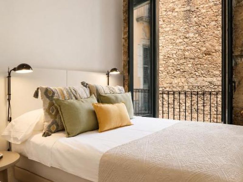 Best Apartments & Aparthotels for Long Stays in Girona