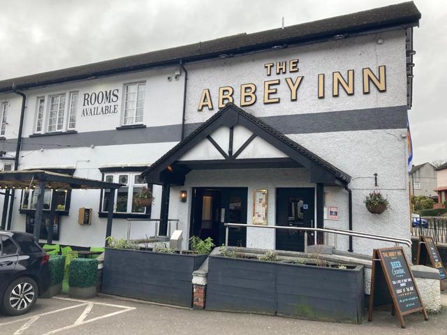 The Abbey Inn — 4 km from the airport