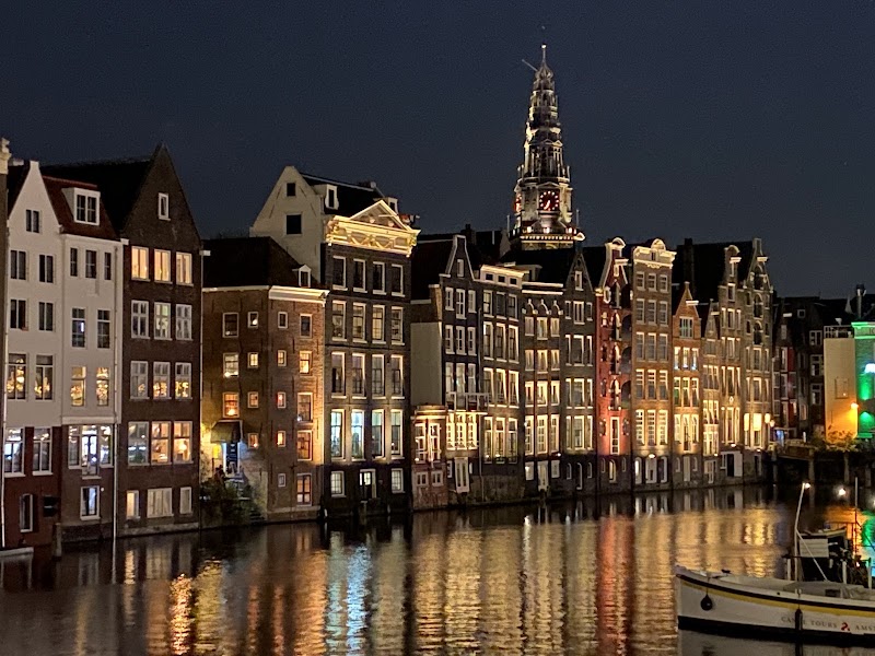 A-TRAIN Hotel — Main Station