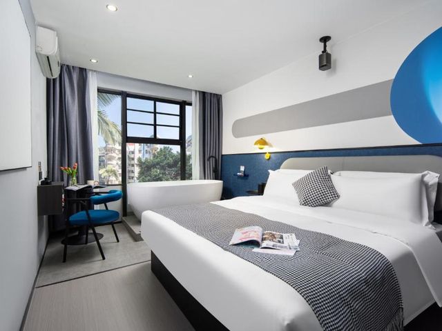 Banana Fun Hotel - Guangzhou East Railway Station Yantang Metro Station — 1.2 km away from Canton Fair