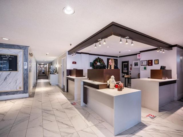 HFX Airport Hotel — 2.2 km from the airport
