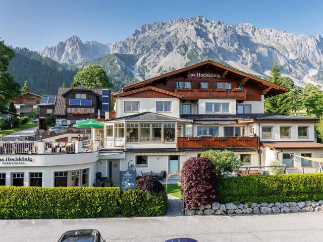 Aparthotel DAS Hochkönig — 5.5 km away from Dachstein Ice Caves from Hallstatt