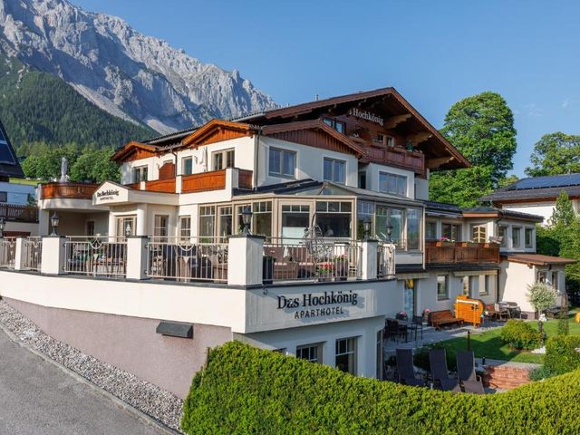 Hotel Das Hochkönig — 5.5 km away from Dachstein Ice Caves from Hallstatt