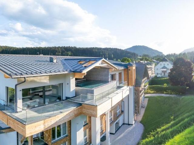 Hotel Pehab - Rooftop-Spa — 7 km away from Dachstein Ice Caves from Hallstatt
