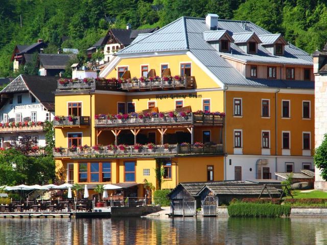 Seehotel Grüner Baum — 500 m away from Hallstatt Skywalk