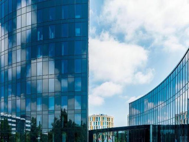 Airport Plaza Hotel Hamburg — 2.7 km from the airport