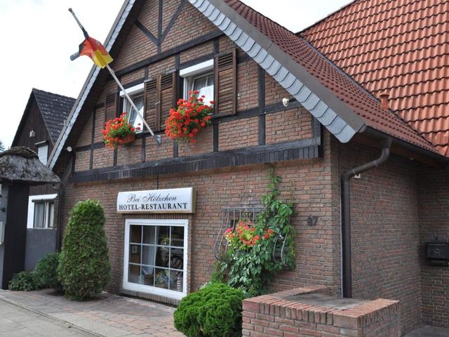 Hotel & Restaurant Bei Hölzchen — 2.7 km away from Hannover Messe
