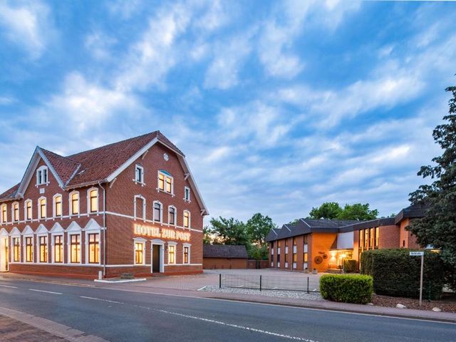 Hotel zur Post — 2.8 km away from Hannover Messe