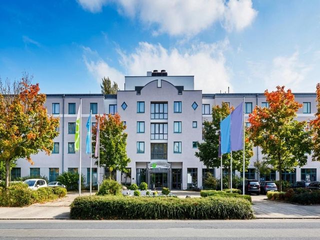 Sunday Hotel Hannover — 3.5 km away from Hannover Messe