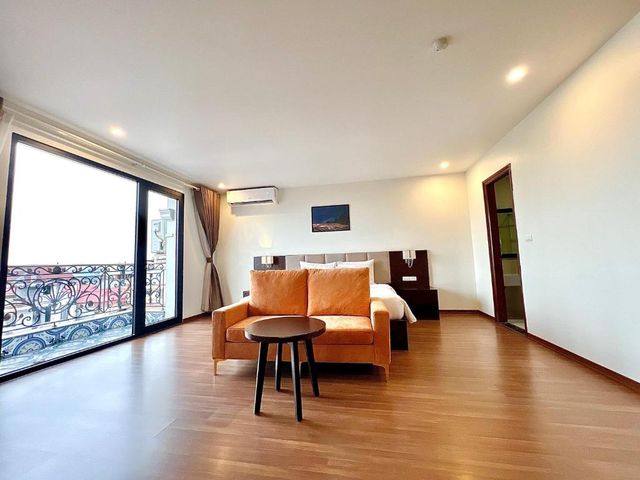 Paragon Noi Bai Pool And Best View Airport Hotel — 2.2 km from the airport
