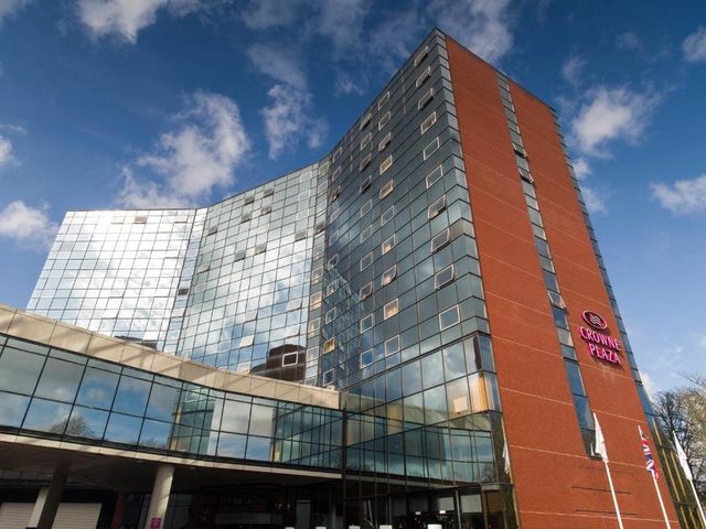 Crowne Plaza Harrogate by IHG — 350 m away from Turkish Baths Harrogate