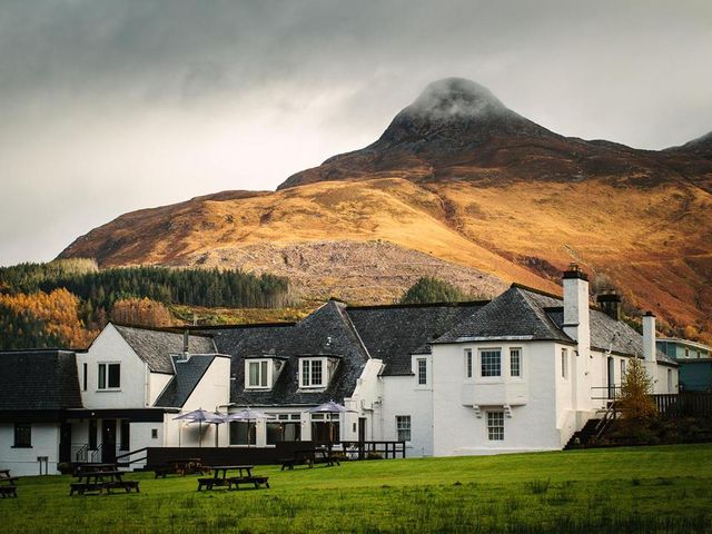 The Glencoe Inn — 400 m away from Glencoe Valley Highlands