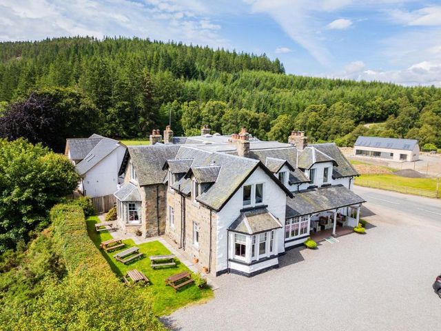 Whitebridge Hotel — 11.3 km away from Loch Ness Highlands
