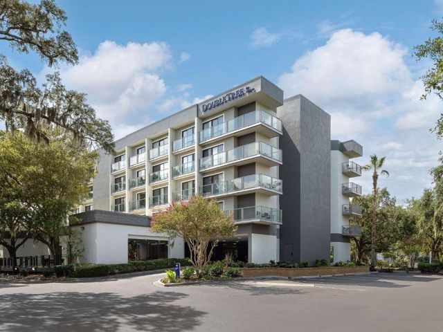 DoubleTree by Hilton Hilton Head Island — 1.6 km away from Sea Pines Resort Hilton Head