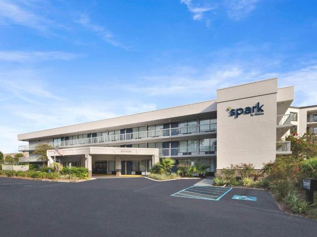 Spark by Hilton Hilton Head Island — 1.2 km away from Sea Pines Resort Hilton Head