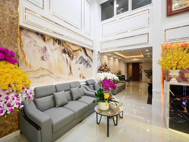 Vivian Airport Hotel Saigon — 1.7 km from the airport