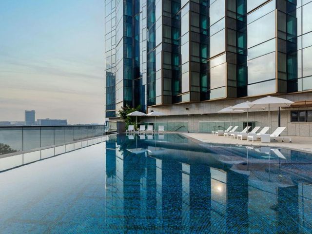 Sheraton Hong Kong Tung Chung Hotel — 2.5 km from the airport