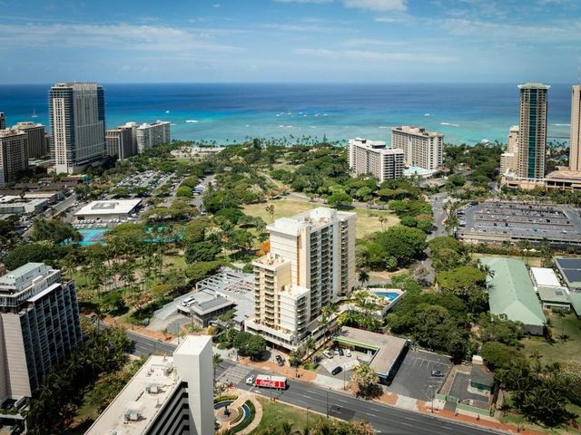 Luana Waikiki Hotel & Suites — 2.1 km away from University of Hawaii at Manoa
