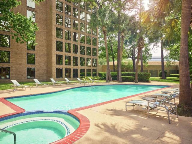 DoubleTree by Hilton Houston Intercontinental Airport — 3.8 km from the airport