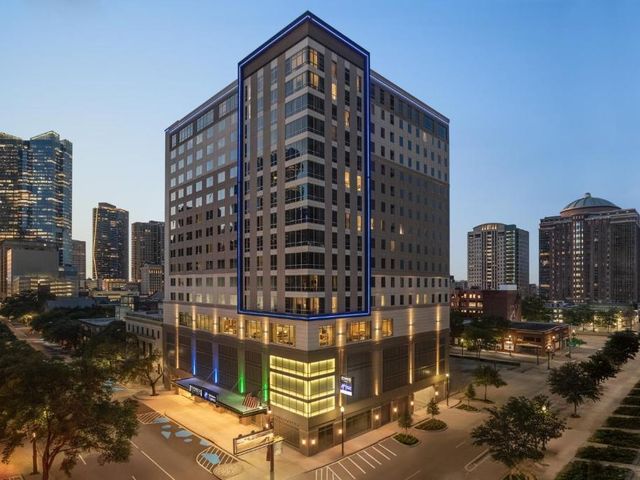 Holiday Inn Express Houston Downtown by IHG — 700 m away from SPE Annual Technical Conference (ATCE)