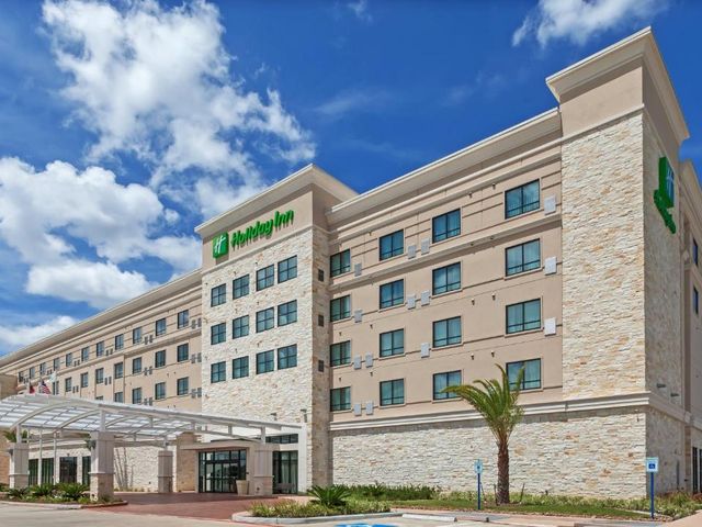 Holiday Inn Houston NE-Bush Airport Area by IHG — 4.2 km from the airport