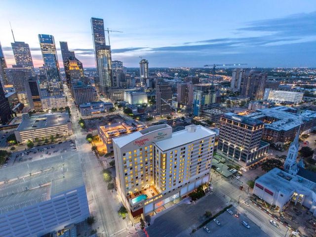 Homewood Suites by Hilton Houston Downtown — 400 m away from SPE Annual Technical Conference (ATCE)
