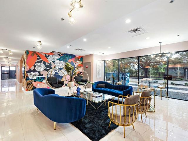 Wanderstay Boutique Hotel — 3 km away from University of Houston