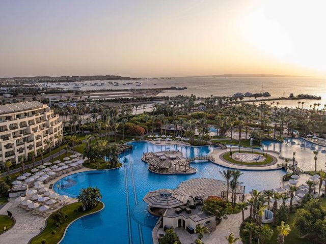 Steigenberger Aldau Beach Hotel — 2.9 km from the airport