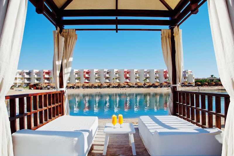 Sunrise Grand Select Crystal Bay — Sahl Hasheesh