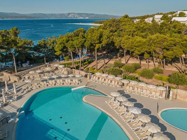 Bluesun Hotel Elaphusa — 9.8 km away from Stari Grad Plain Hvar