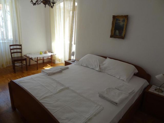 Inn Town Center — 150 m away from Hvar Beaches Pakleni Islands