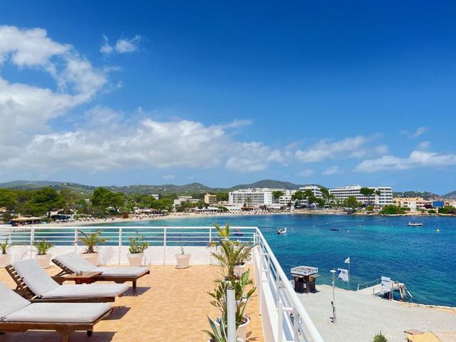 Hotel Boutique Las Arenas — 3.6 km away from Ibiza Hippodrome and Market