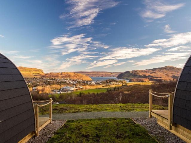 Bracken Hide Hotel — 23 km away from Dunvegan Castle Isle of Skye