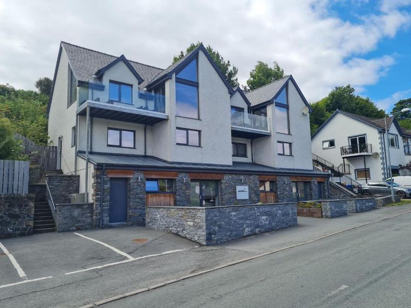 Skyelander Apartments — Portree